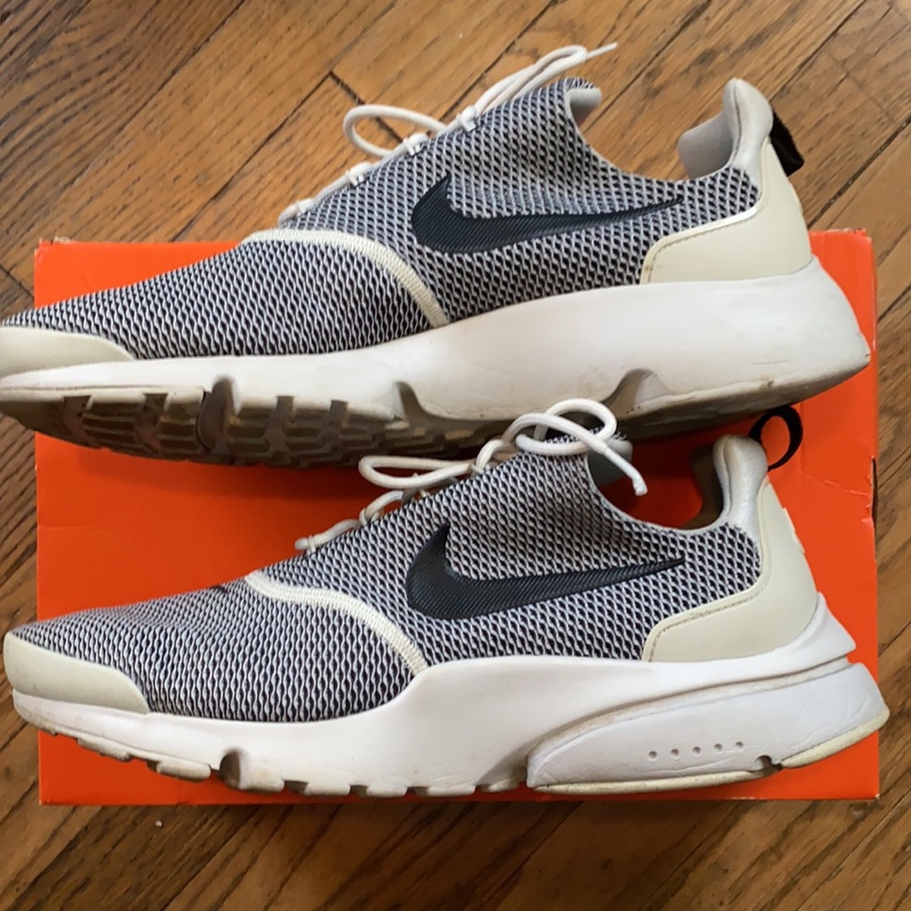 Nike Roche Shoes Size 11 EUC